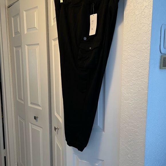 JONES NY BLACK 2X CARGO JOGGERS - Picture 12 of 14